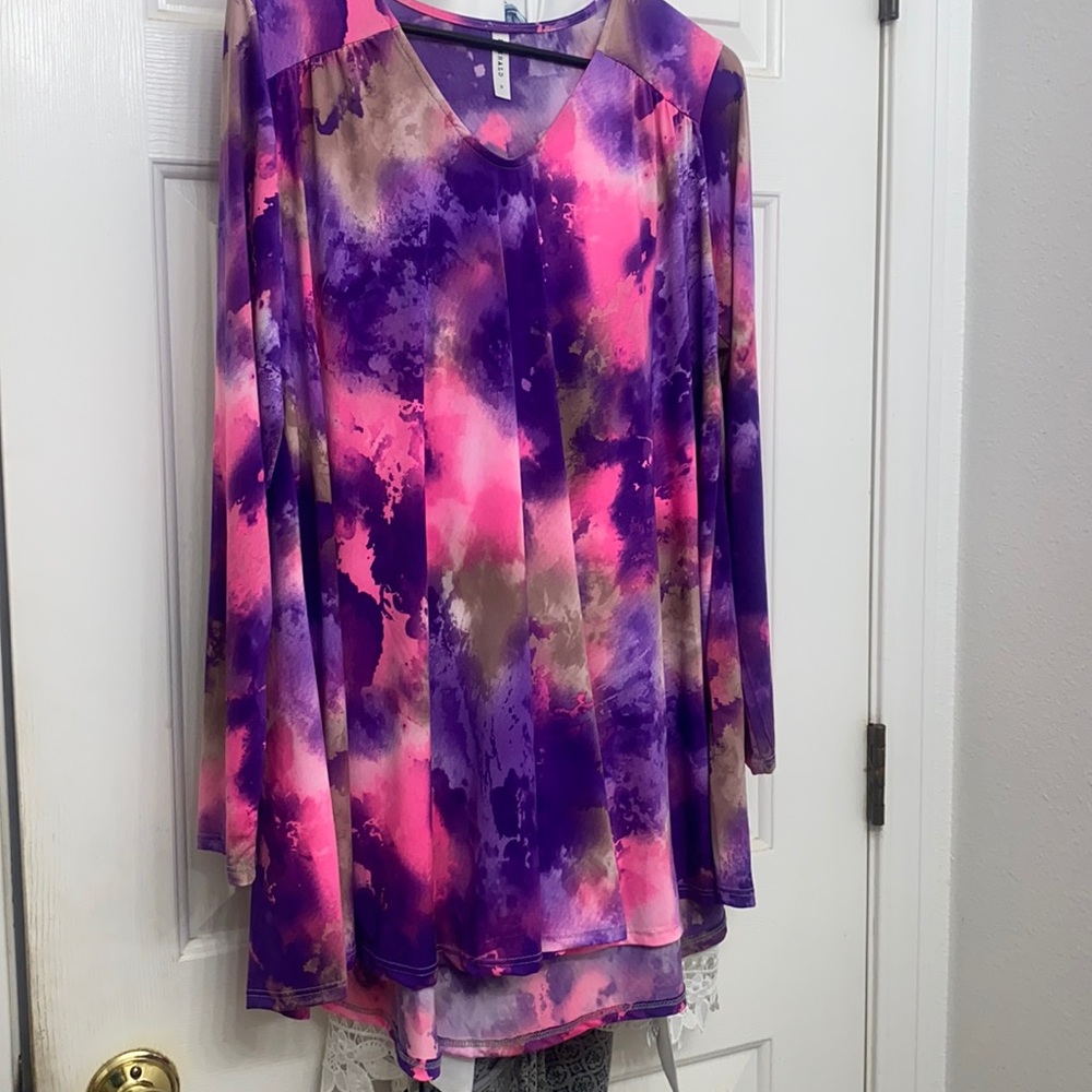 Emerald brand top tie dye -beautiful!! Sz M